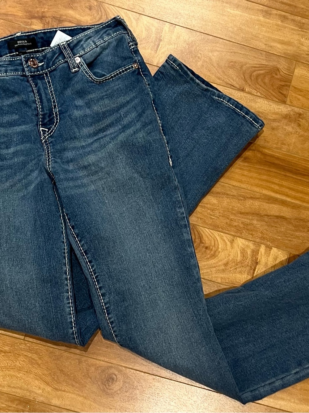 True Religion BECCA Mid-Rise Boot Cut Jeans in EUC